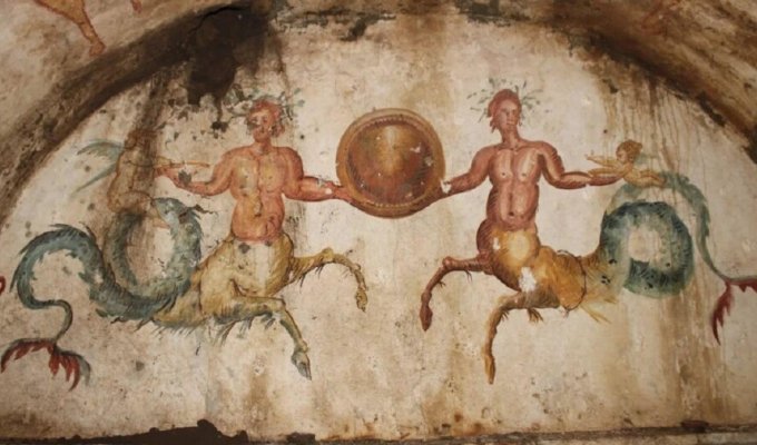 "Гробница Цербера": в Италии обнаружена древняя усыпальница (4 фото)