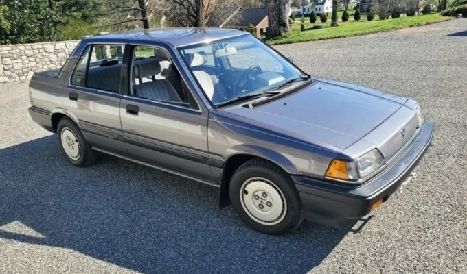 Honda Civic 1987: features of one "time capsule" (15 photos + 1 video)
