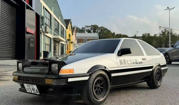 Японский инженер сделал уменьшенную детскую копию легендарной Toyota AE86 (9 фото + видео)