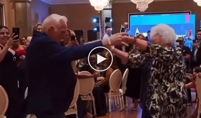 Запальний танець пенсіонерів