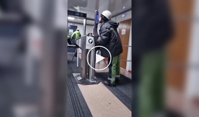 Turnstiles with a built-in breathalyzer appeared in Russia