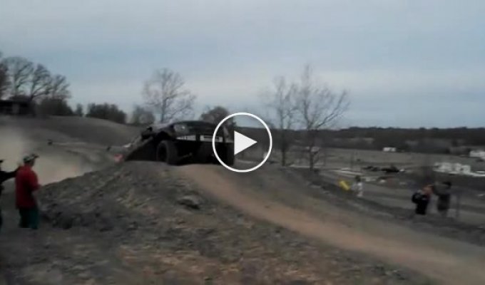 Фееричный прыжок на Ford F150 SVT-1