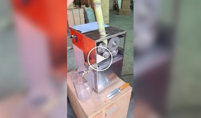 How juice is extracted from sugar cane