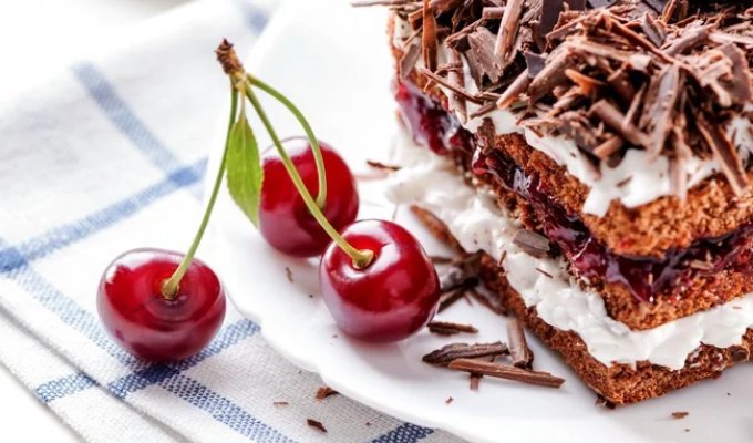 Sweet World Tour: 10 Desserts From Around the Globe (11 Photos)