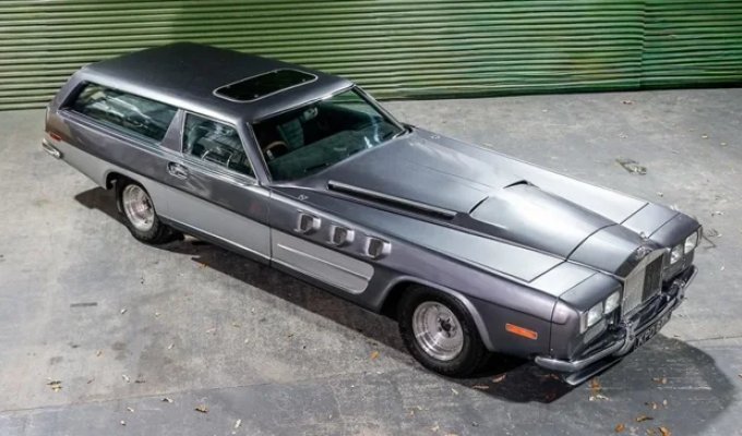 В Великобритании  на продажу выставлен самодельный автомобиль, над которым  работали, когда ещё выступали Битлз (18 фото)