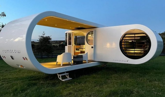 Beautiful and very expensive camper in the style of a USB flash drive (6 photos + 2 videos)