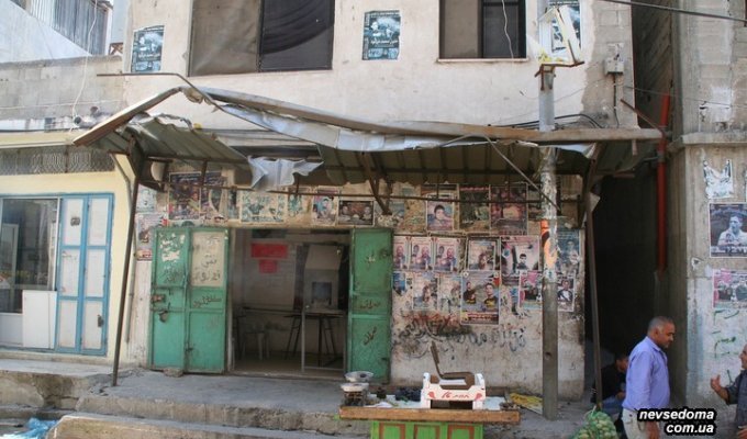 Палестинские магазинчики (13 фото)