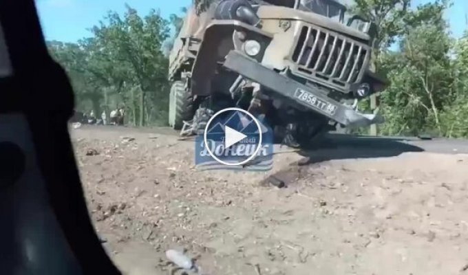 A military truck of the Russian occupiers destroyed another civilian vehicle near Donetsk