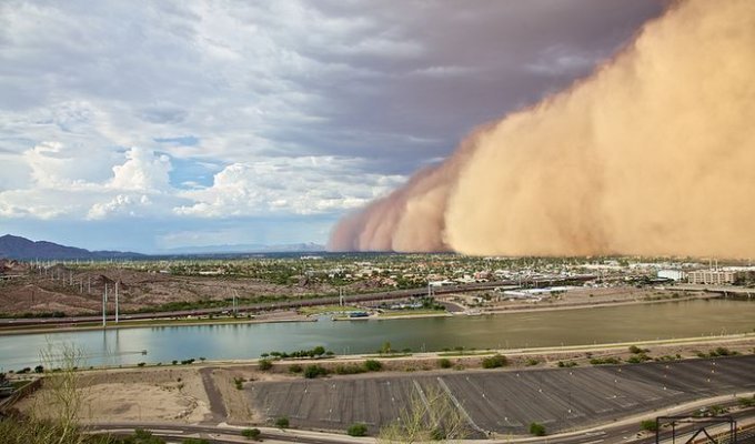 Впечатляющие фотографии песчаных бурь (15 фото)