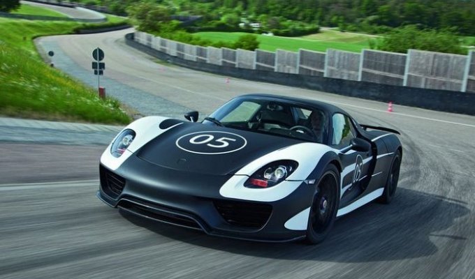 Подробности о новом гибридном Porsche 918 Spyder (13 фото)