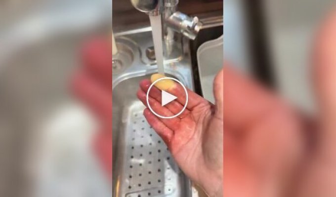 Пальцы рук человека, страдающего синдромом Рейно