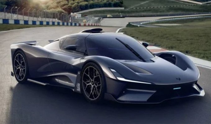 A supercar Robo X with AI was released in China (6 photos)