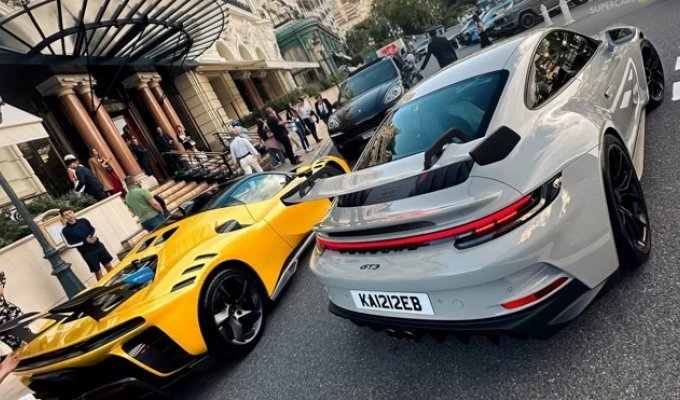 A camouflaged Porsche 911 with Ukrainian license plates was spotted in Monaco (2 photos)