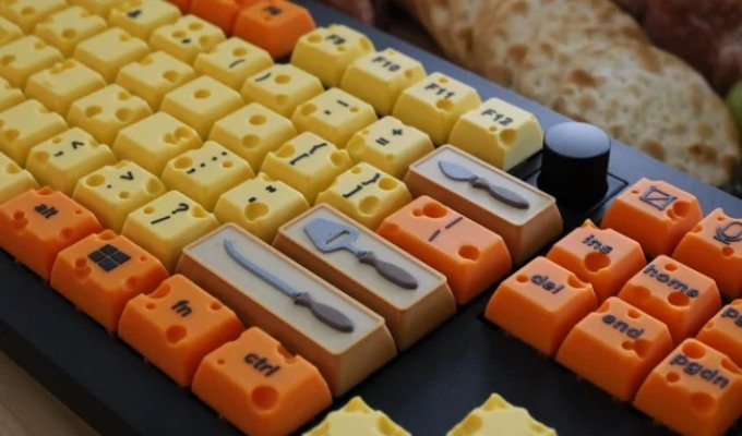 A funny keyboard inspired by cheese (5 photos)