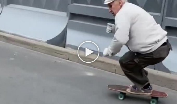 Скейтер Игорь из Петербурга - ему 73 и он даст фору молодым