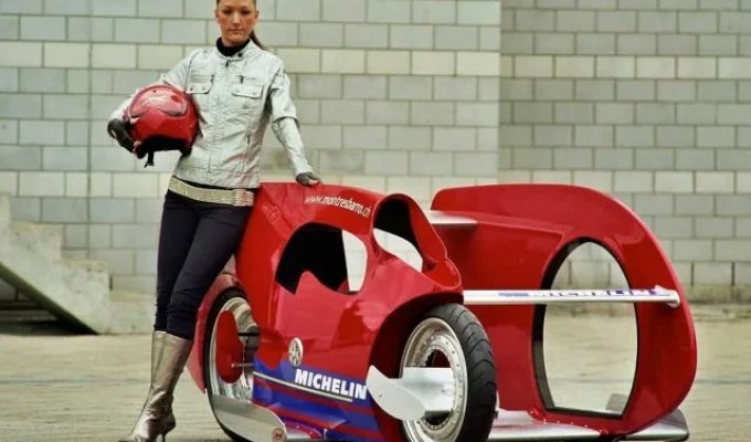 The strangest motorcycle concept - Sbarro Aero (3 photos)