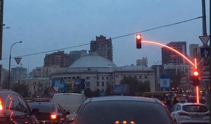 На Саксаганского появились новые светофоры (фото)