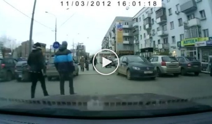 Авео с автозапуском влетел в RAV4