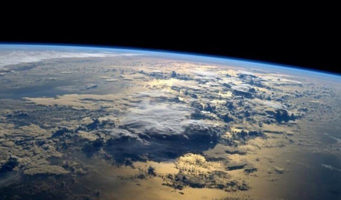 Появилось первое панорамное видео из открытого космоса (2 фото + 1 видео)