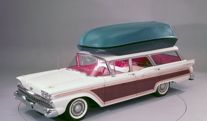 How Ford came up with the idea of putting a tent on the roof of a car, but it turned out to be of no use to anyone (4 photos)