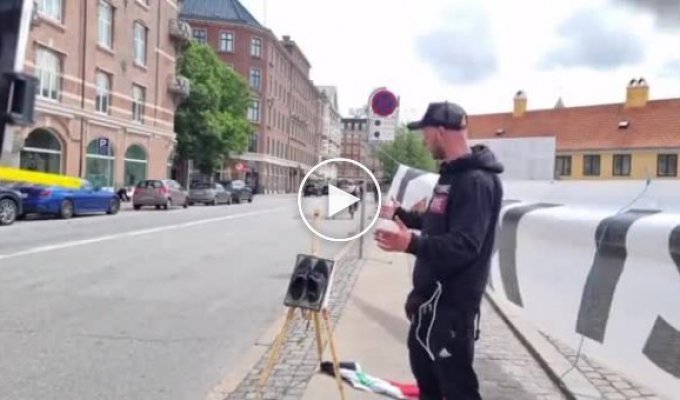 В Дании женщина попыталась помешать акции сожжения Корана