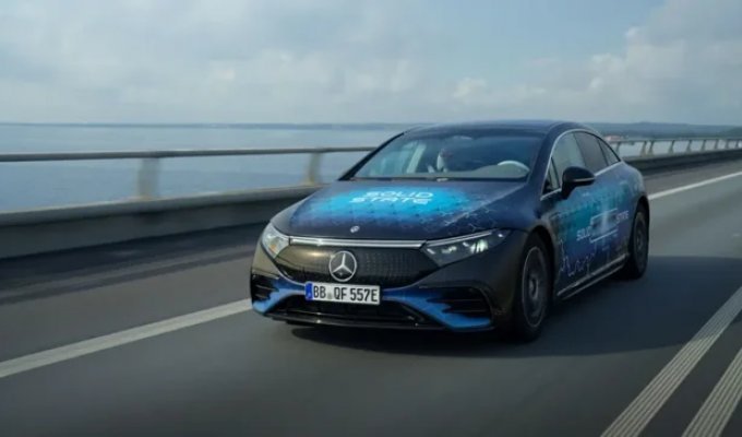 Электромобиль Mercedes-Benz с твердотельной батареей проехал 1205 км подзарядки (4 фото)