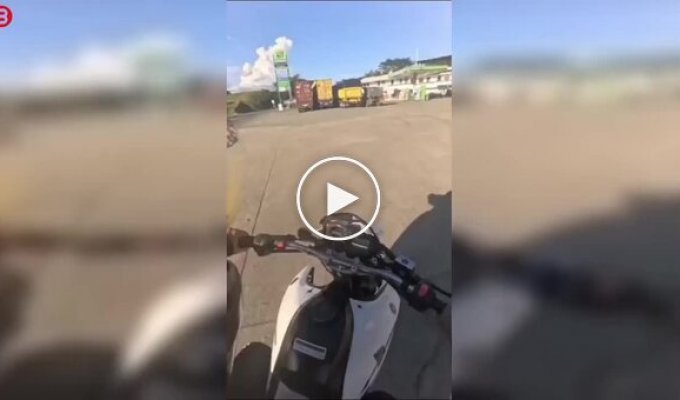 Второй телефон помог: ограбленный парень отследил мотоцикл по GPS