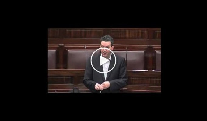 В ирландском парламенте, нету цензуры