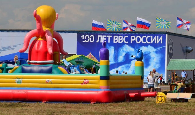 Авиа-праздник в Жуковском. Дальние закоулки, ПВО, питание, пресса (36 фото)