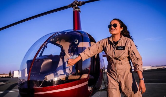 Мечты сбываются: 22-летняя девушка стала пилотом вертолета (13 фото + 1 видео)