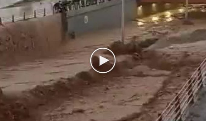 Мощное наводнение в Турции