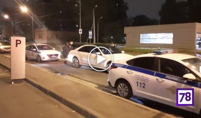 Прикалывались! В Петербурге задержали дагестанца, затеявшего стрельбу из люка авто