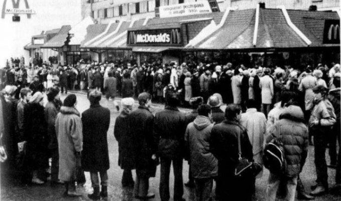 Первый МакДоналдс, 20 лет назад (6 фото)