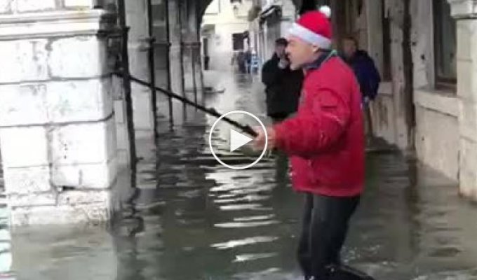 Нелегко там приходится простым туристам в Венеции