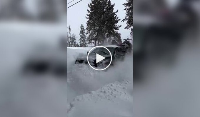Потужний джип для великого шару снігу