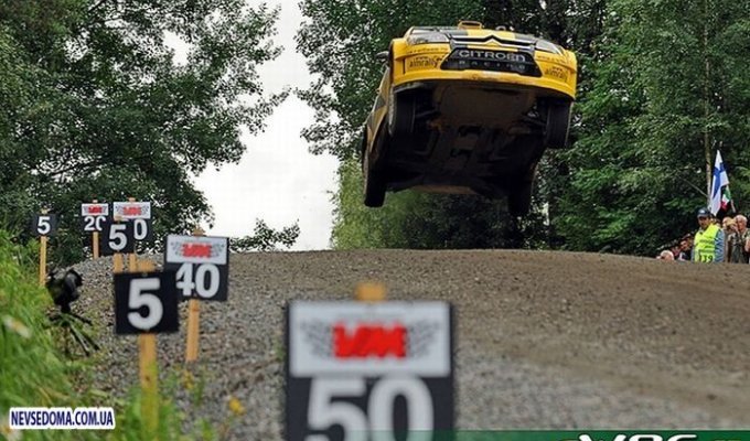 Мега-прыжок во время Neste Rally Finland (15 фото)