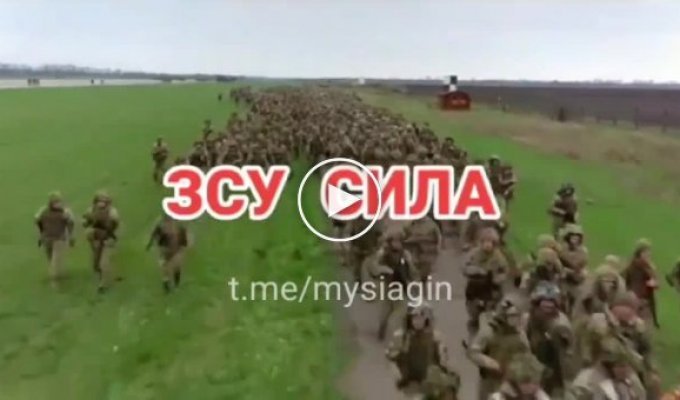 Украинские солдаты готовятся к контрнаступлению на полигоне