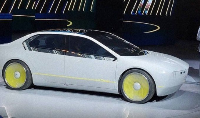 BMW introduced the futuristic sedan "i Vision Dee" (2 photos + video)