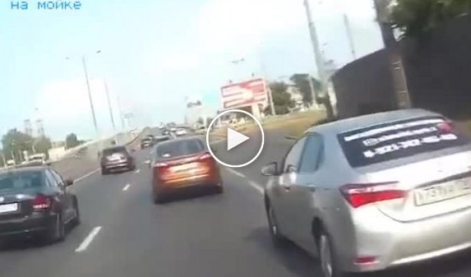 Дорожный конфликт между автоледи и обиженным водителем с доберманом (мат)