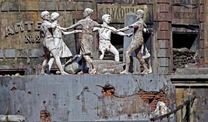 Сталинград времен войны - очень реалистичные декорации (20 фото)