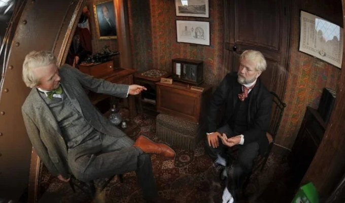 Who Was Paris's Most Exclusive Apartment Built For… Inside the Eiffel Tower? (8 Photos)