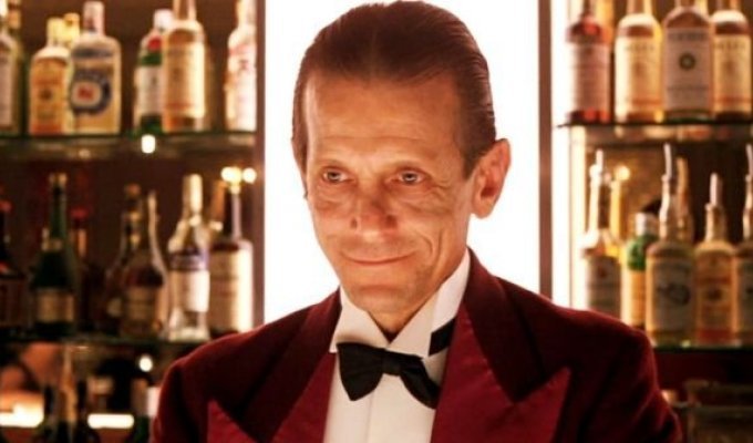 A selection of the most memorable bartenders in cinema (12 photos)