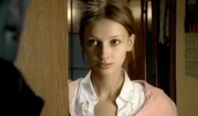 Анастасия Цветаева - героиня клипа "Все что тебя касается" группы "Звери", которая стала блогером (16 фото)