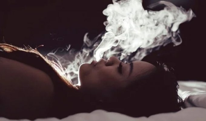 Как курят японцы: Страна восходящего солнца — рай для никотинозависимых? (15 фото)
