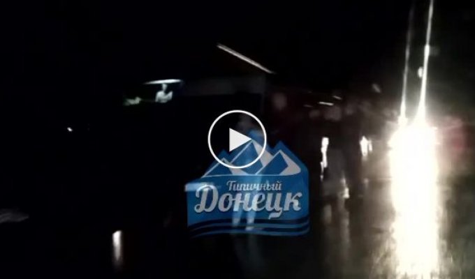 Сотни машин покидают Донецк