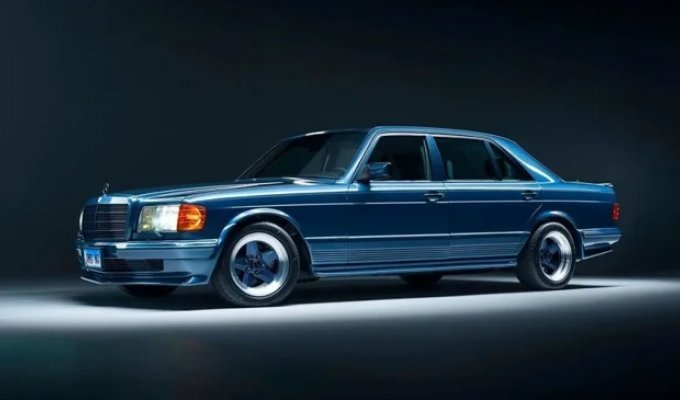 A unique Mercedes of the founder of American AMG will be put up for auction (33 photos)