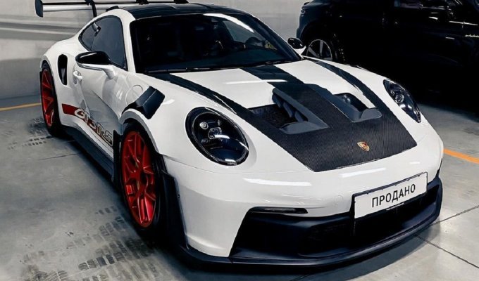 В Україні знайшовся покупець на найекстремальніший спорткар Porsche 911 (фото)