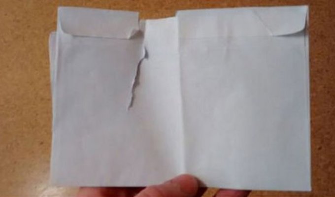 Как не стоит открывать письма (2 фото)