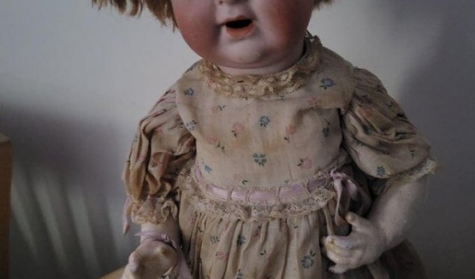 Жуткие куклы, которым самое место в фильмах ужасов (15 фото)