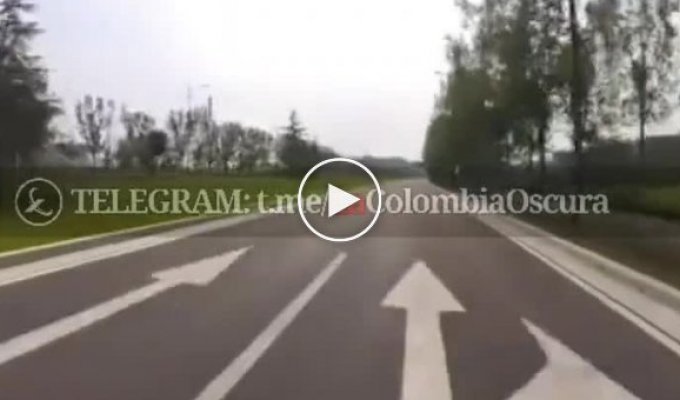 Авария с мотоциклистом в Колумбии